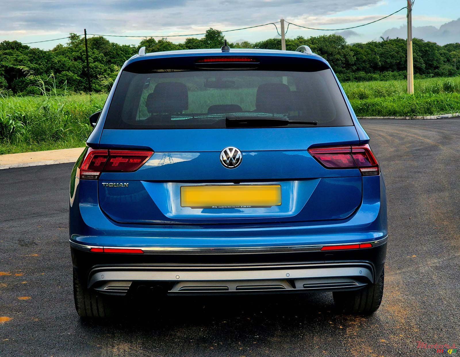 2019' Volkswagen Tiguan photo #3