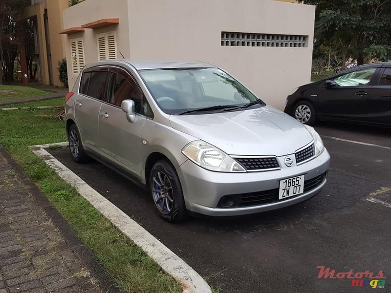 2007' Nissan Tiida photo #2