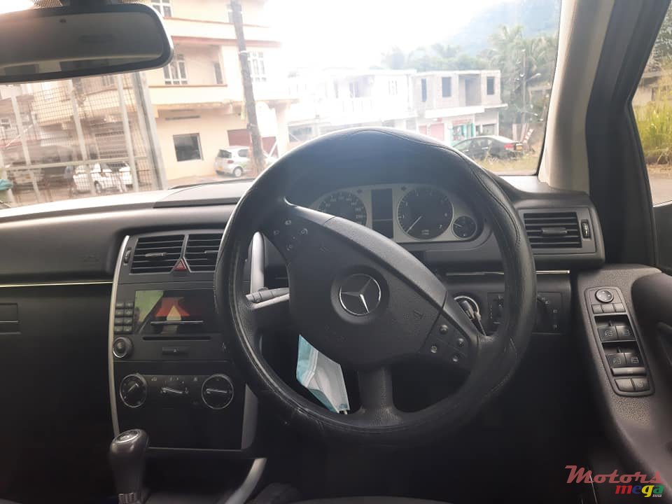 2008' Mercedes-Benz B 150 photo #7