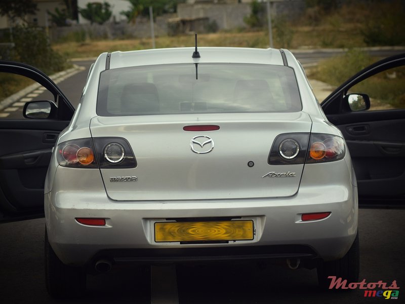 2005' Mazda photo #3
