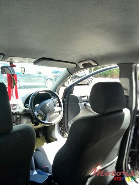 2008' Toyota Avensis photo #1