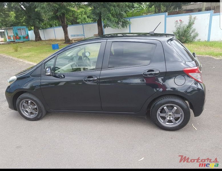 2012' Toyota Vitz photo #3