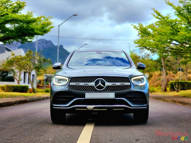 2023' Mercedes-Benz GLC 300 photo #2