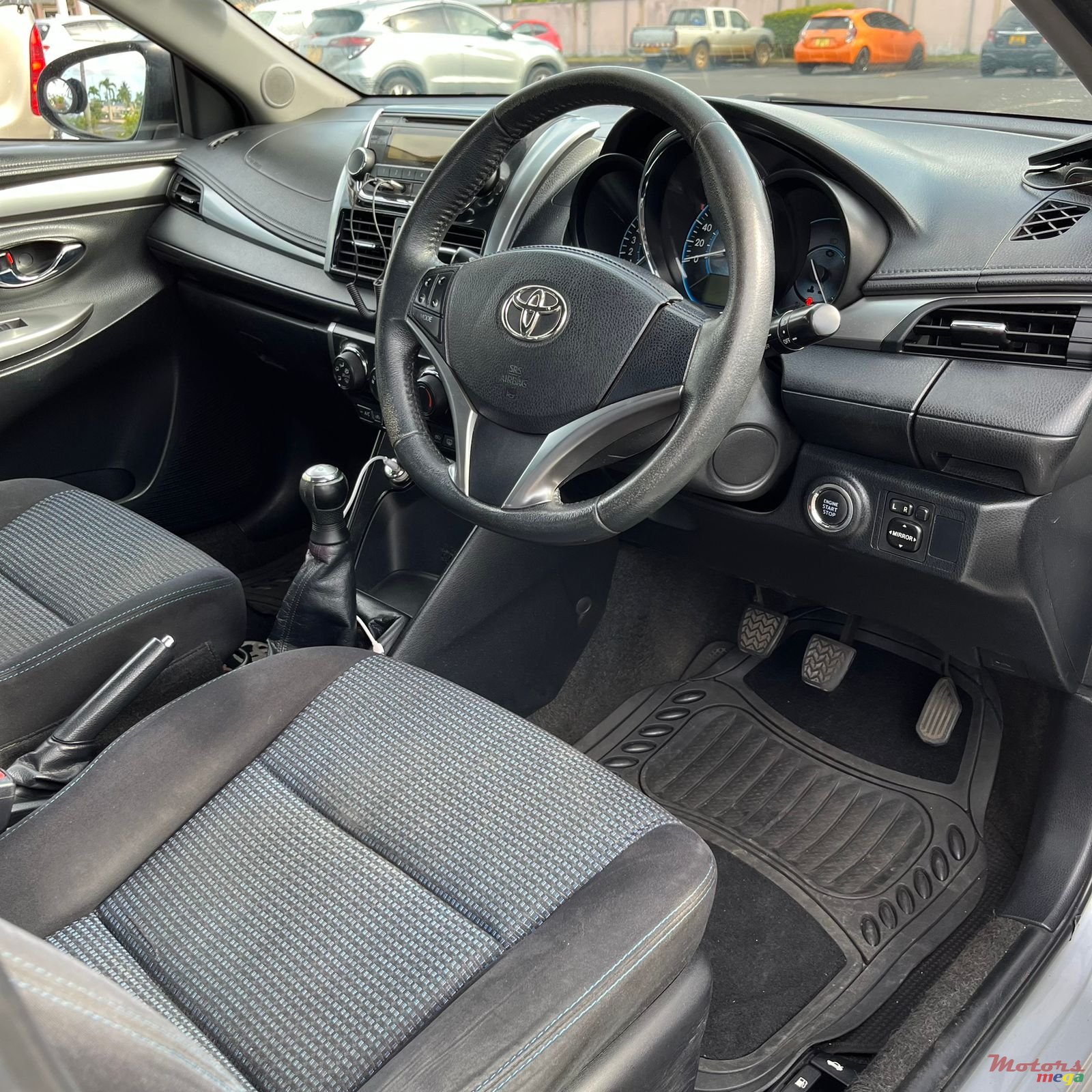 2013' Toyota Yaris G photo #5