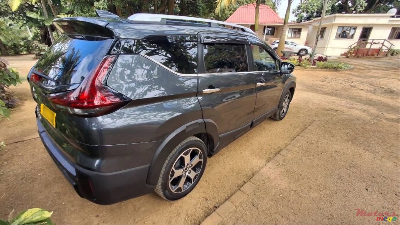 2021' Mitsubishi photo #5