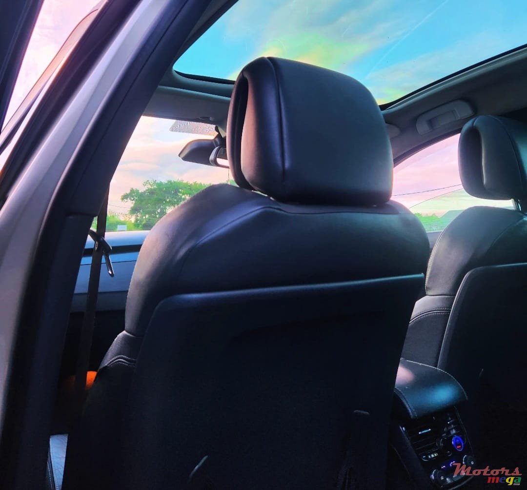 2012' Peugeot 508 SW photo #5