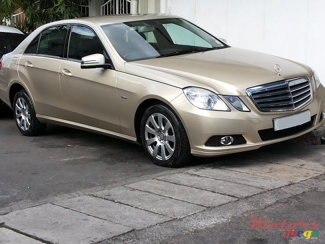 2011' Mercedes-Benz E-Class photo #2