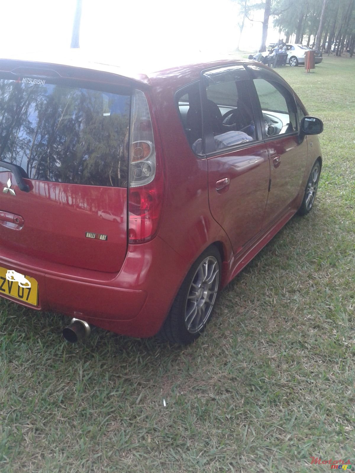 2007' Mitsubishi Hatchback photo #4