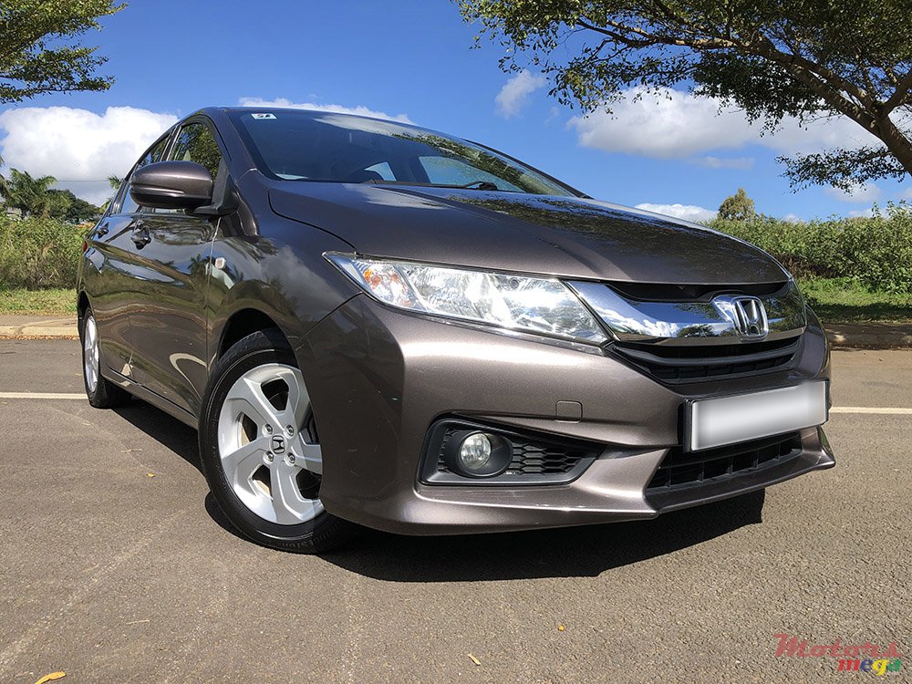 2015' Honda Ballade photo #1