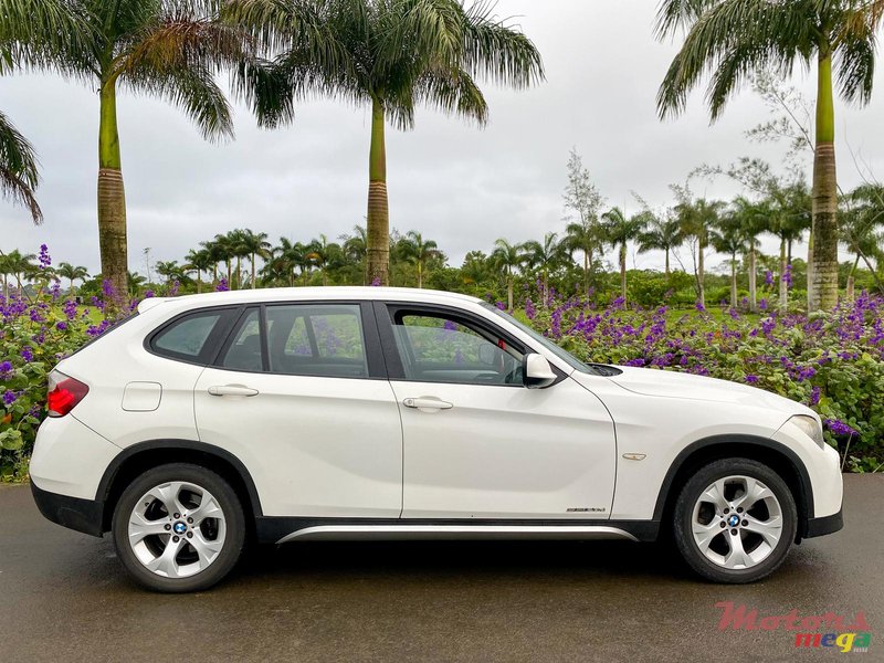 2010' BMW X1 2.0d Sdrive photo #3