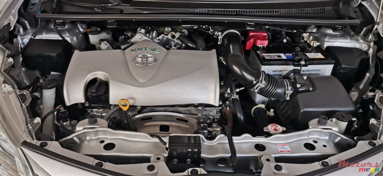 2018' Toyota Vitz photo #4