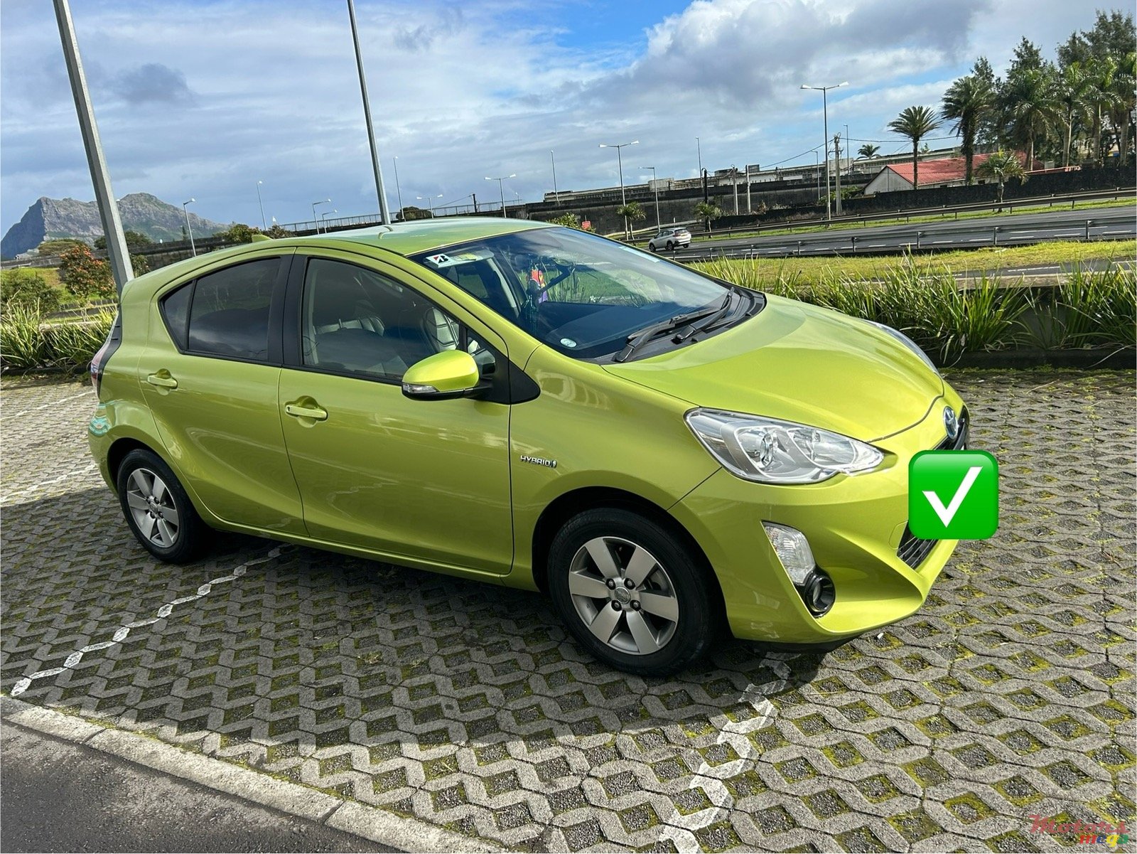 2016' Toyota Aqua photo #7