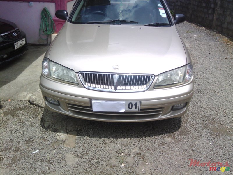 2001' Nissan Sunny photo #1