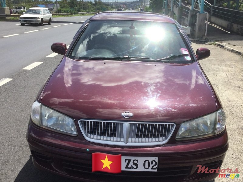 2002' Nissan Sunny photo #2