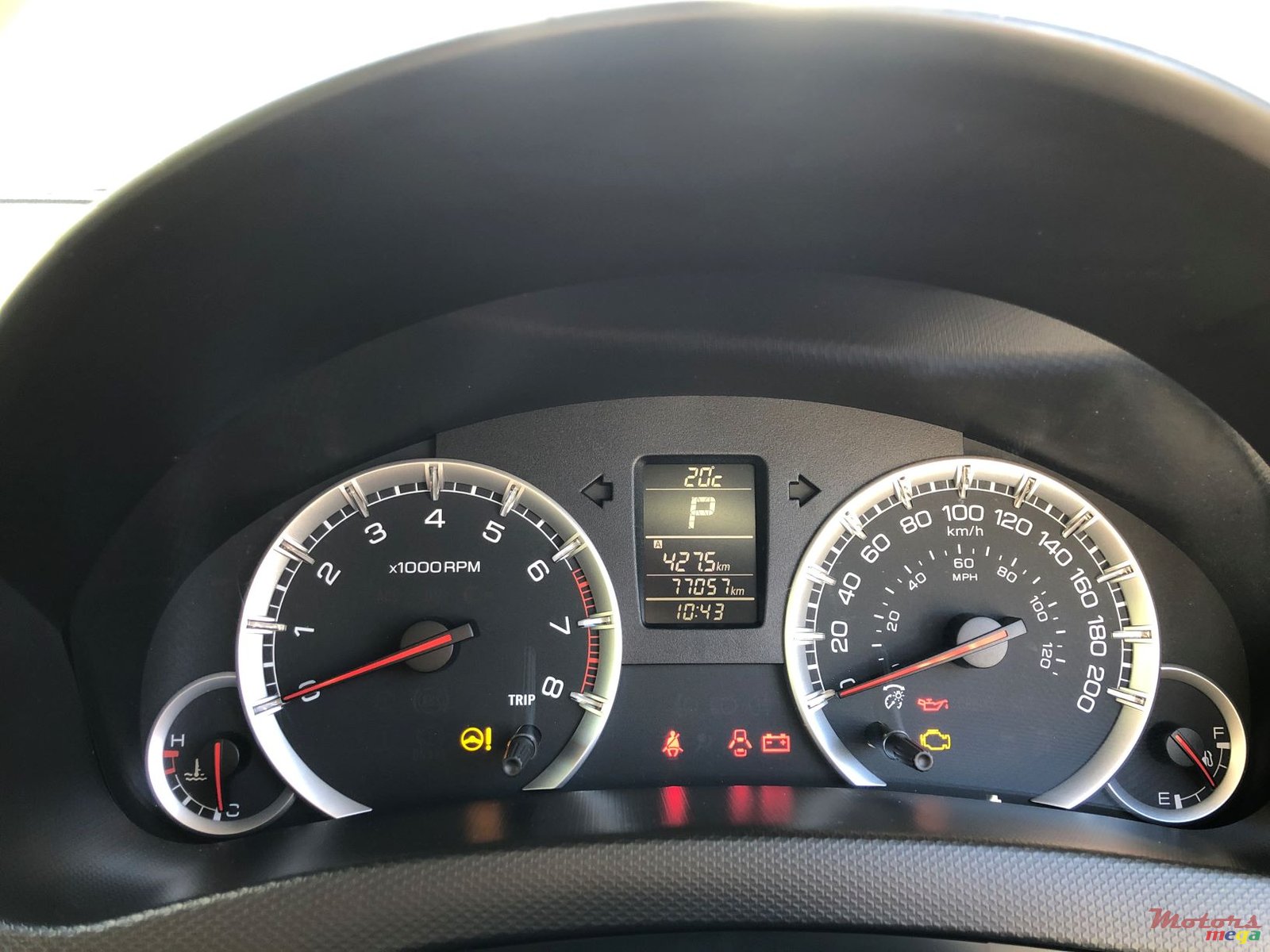 2015' Suzuki Swift photo #4