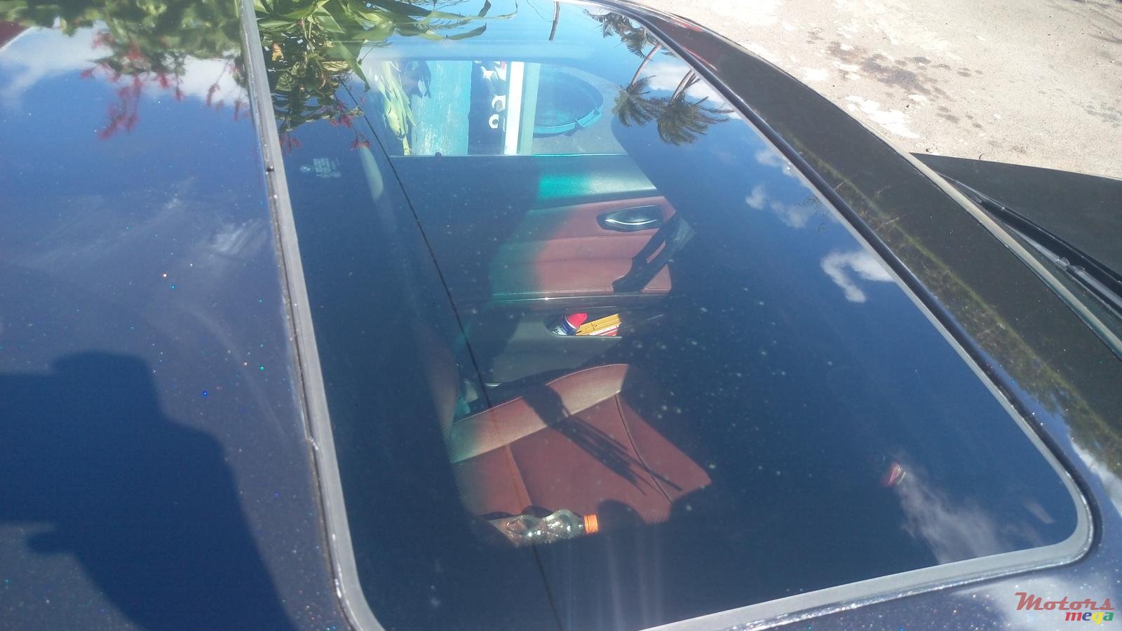 2011' BMW 3 Series photo #2