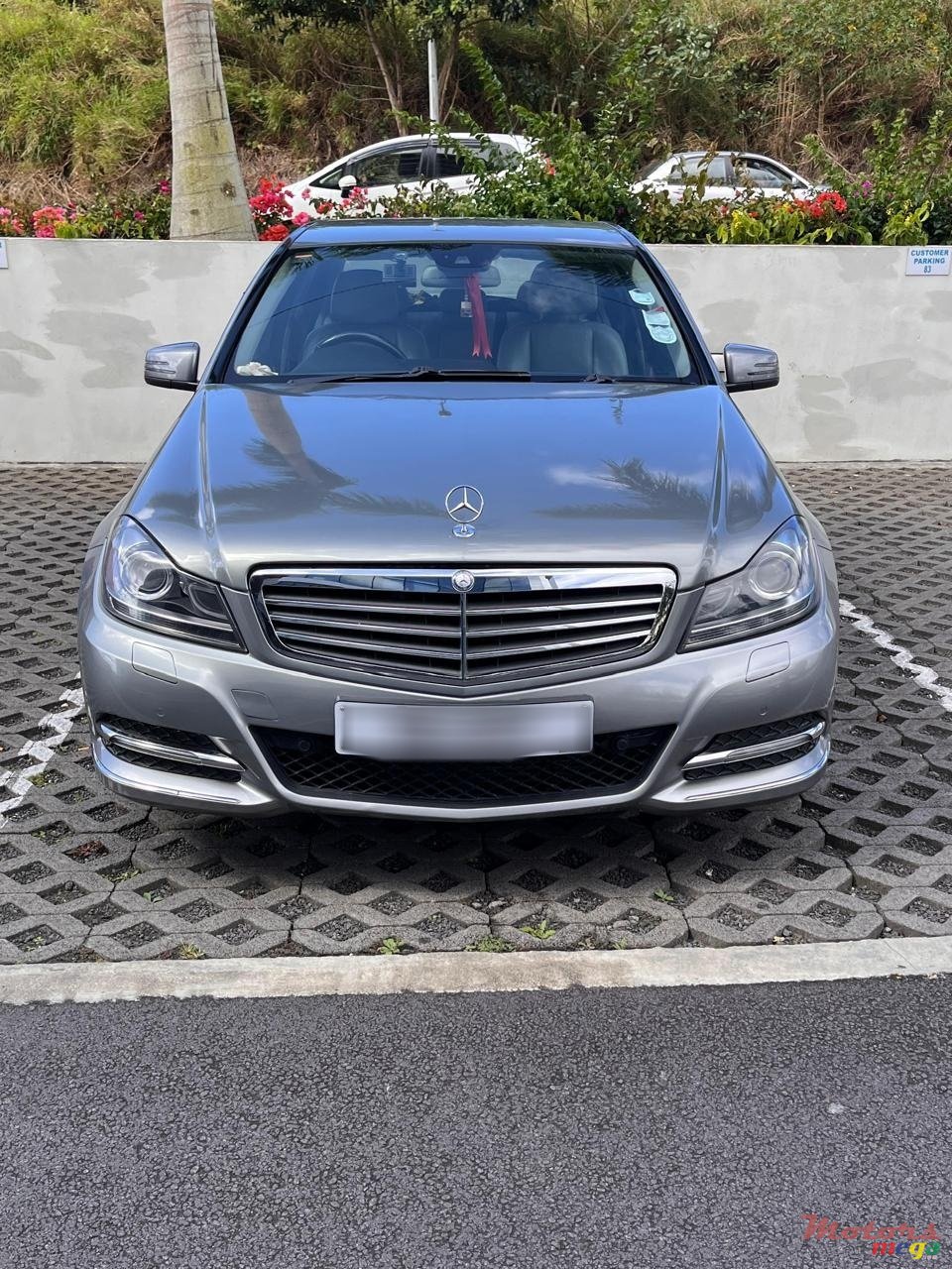 2011' Mercedes-Benz C 180 photo #2