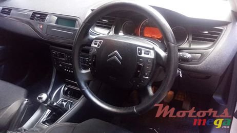 2008' Citroen C5 photo #3