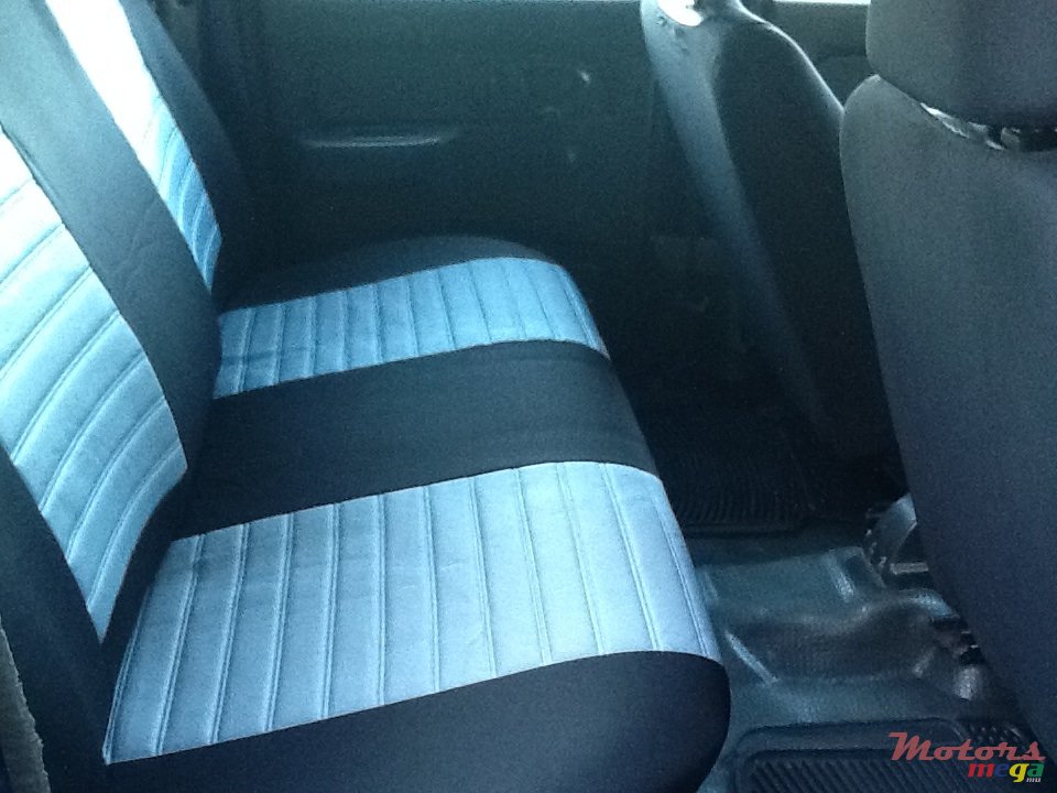 2003' Mitsubishi photo #5