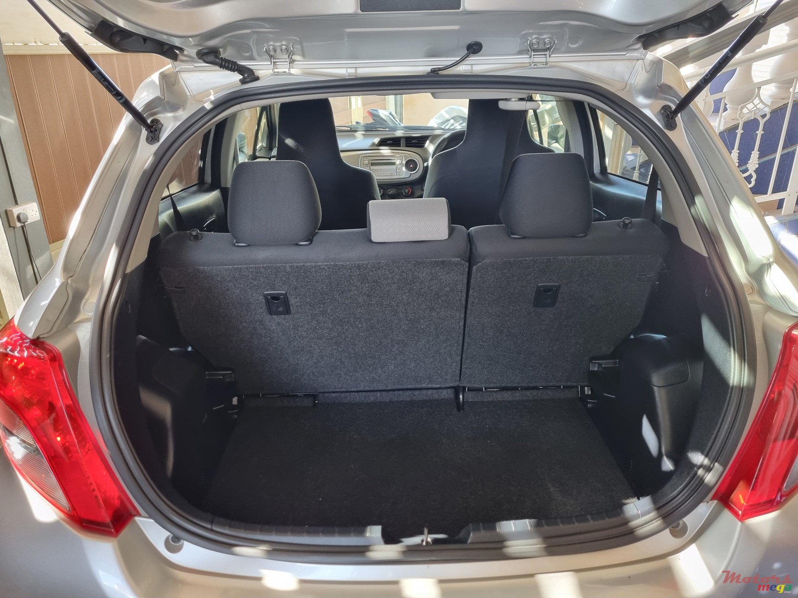 2013' Toyota Vitz Alloy wheels,rear camera photo #6