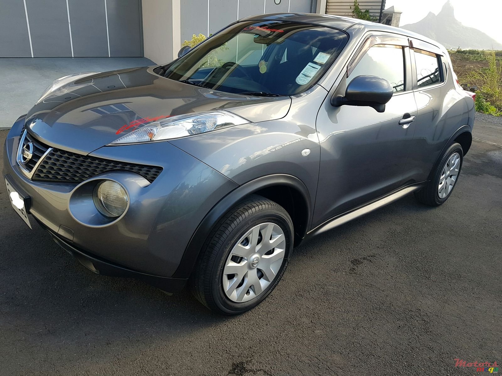 2010' Nissan Juke AUTOMATIC photo #1