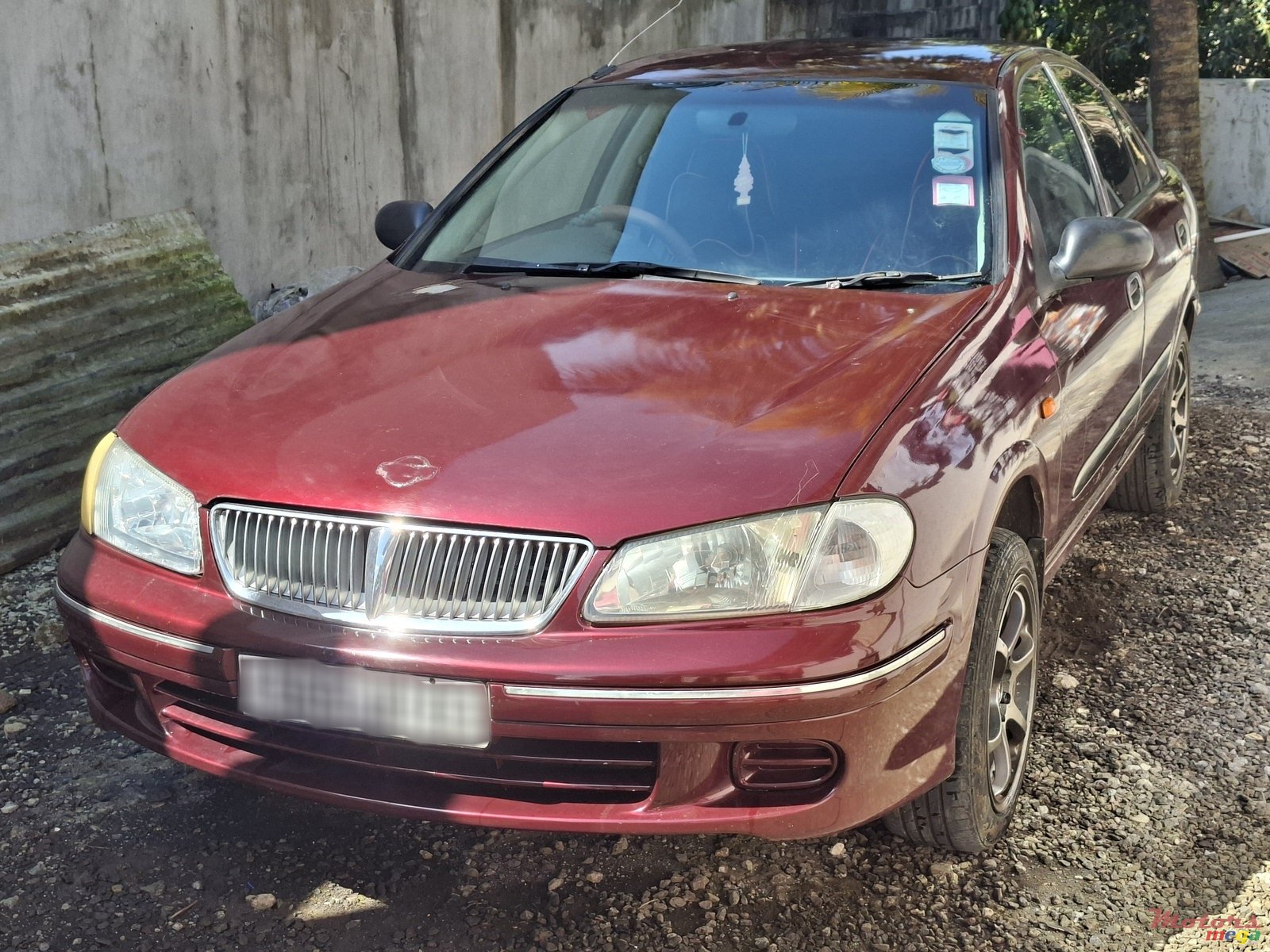 2003' Nissan Sunny photo #1