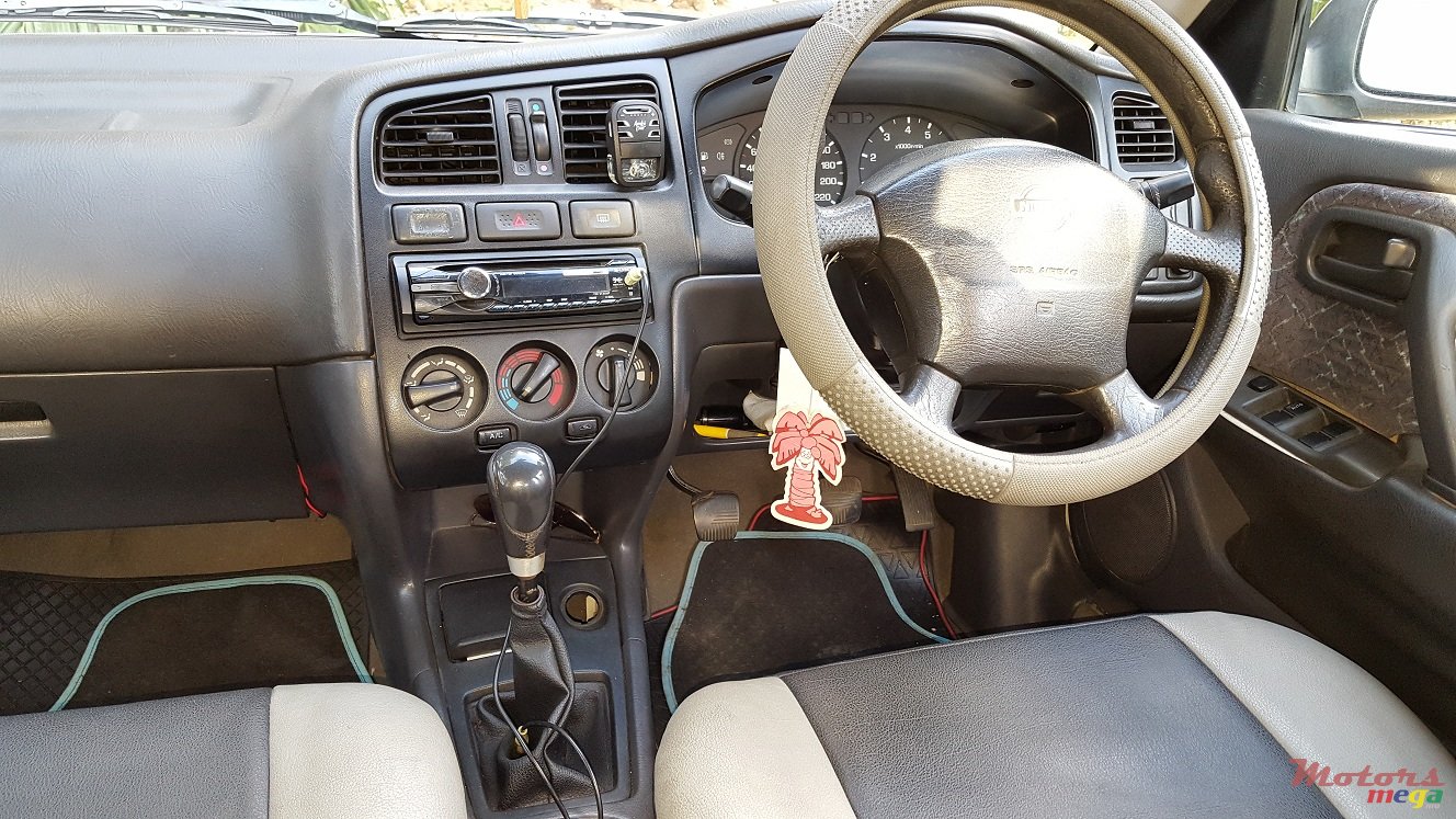 1999' Nissan Primera photo #6