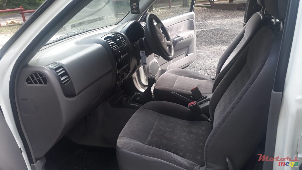 2004' Isuzu D-Max LS 4x4 photo #4