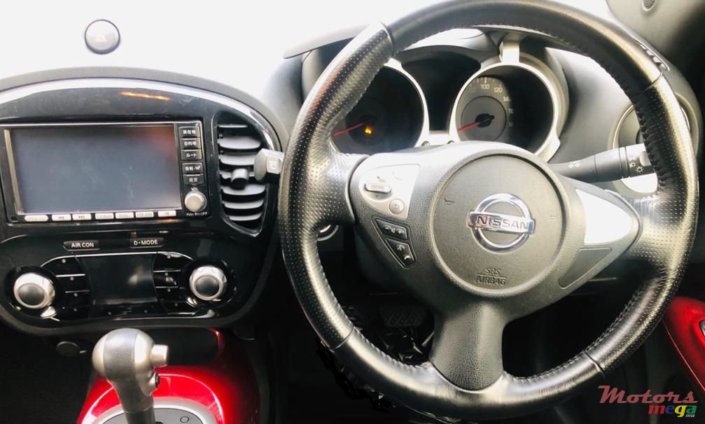 2012' Nissan Juke photo #6