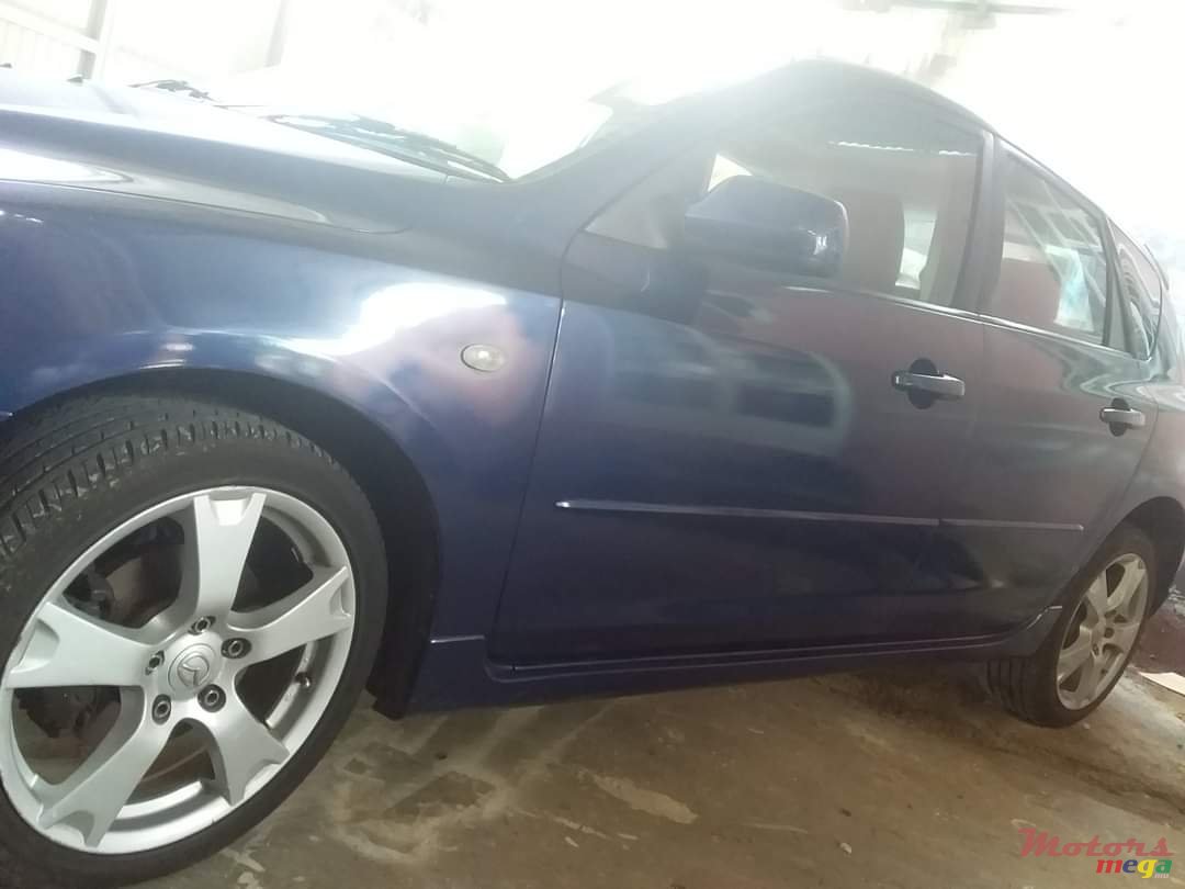 2005' Mazda 3 photo #2