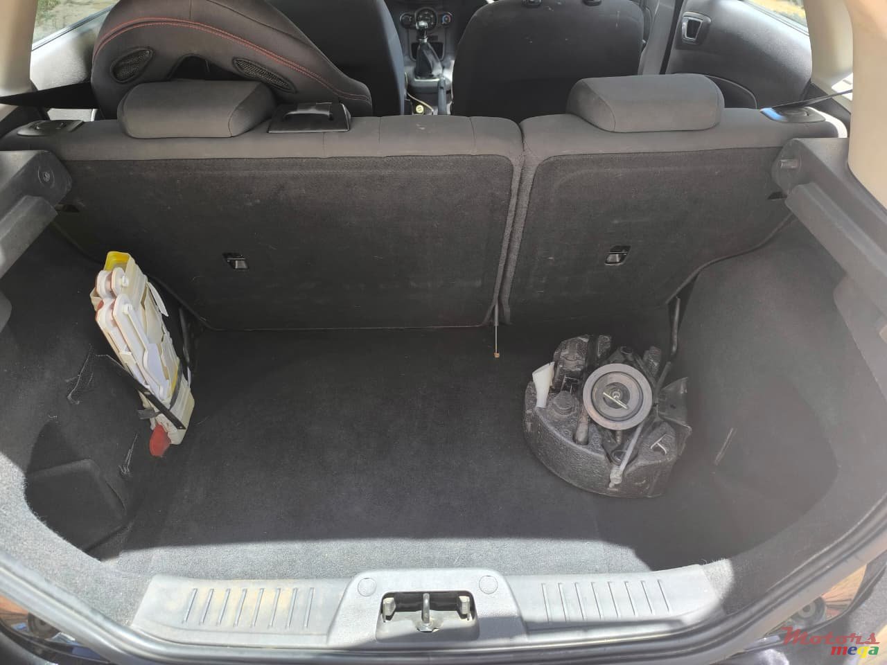 2015' Ford Fiesta photo #5