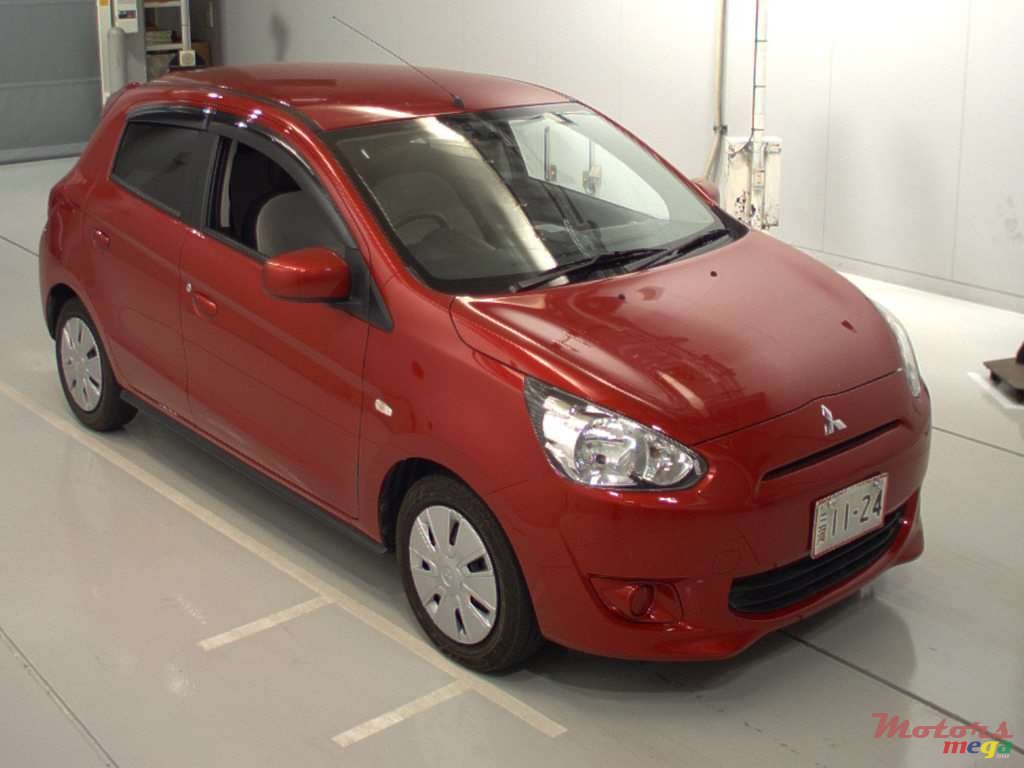 2013' Mitsubishi Mirage photo #1