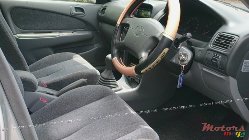 1997' Toyota Corolla ee111 se saloon photo #2
