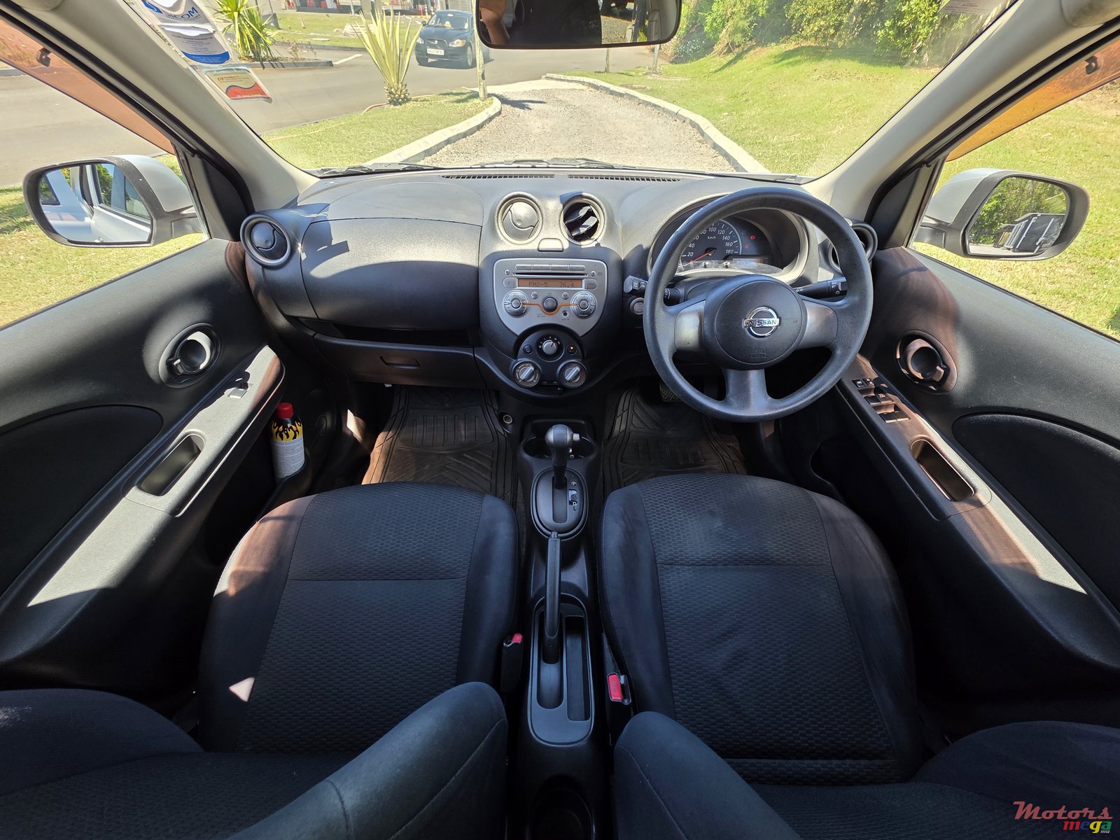 2011' Nissan March photo #5