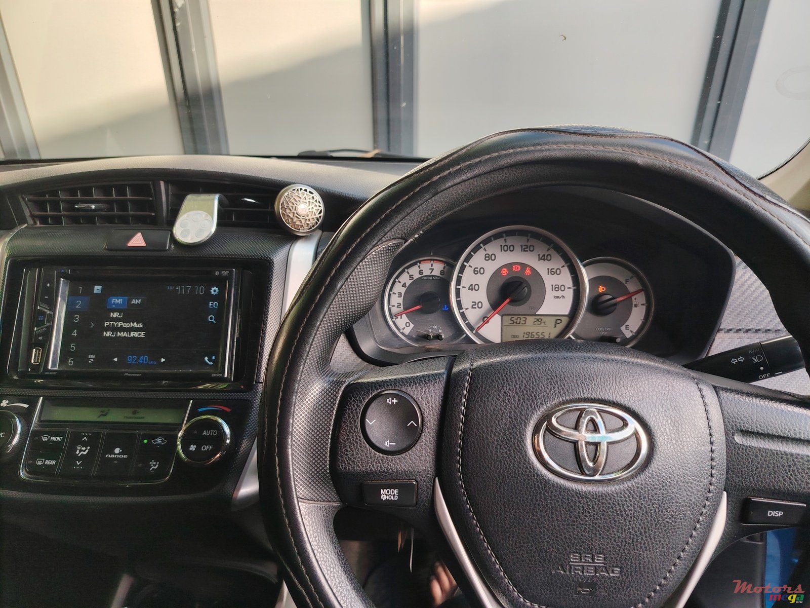 2013' Toyota Fielder photo #2