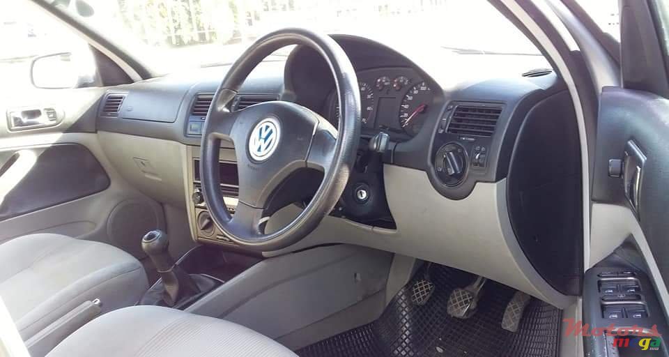 2002' Volkswagen Bora photo #3