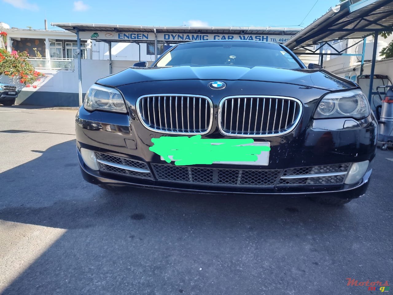 2012' BMW 520 photo #1