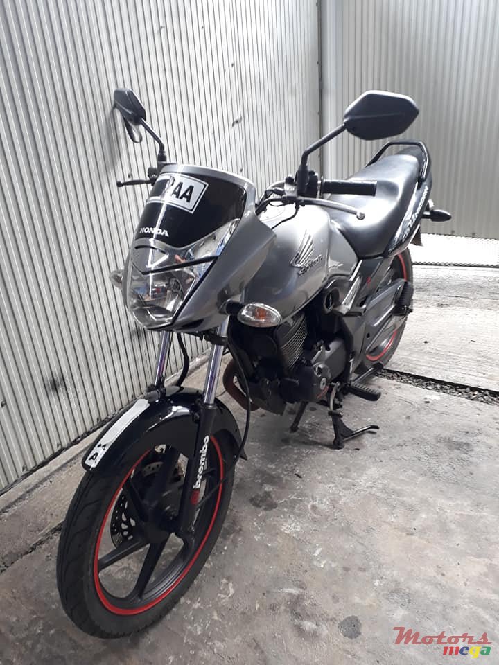 2015' Honda Unicorn photo #3