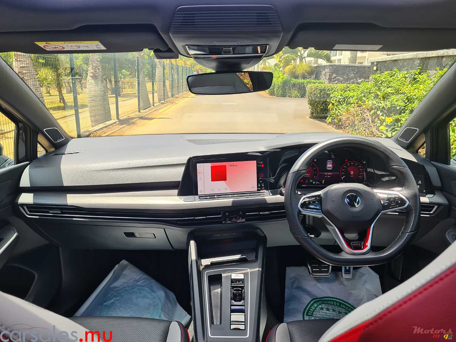 2022' Volkswagen Golf GTI 2.0 TSI photo #6