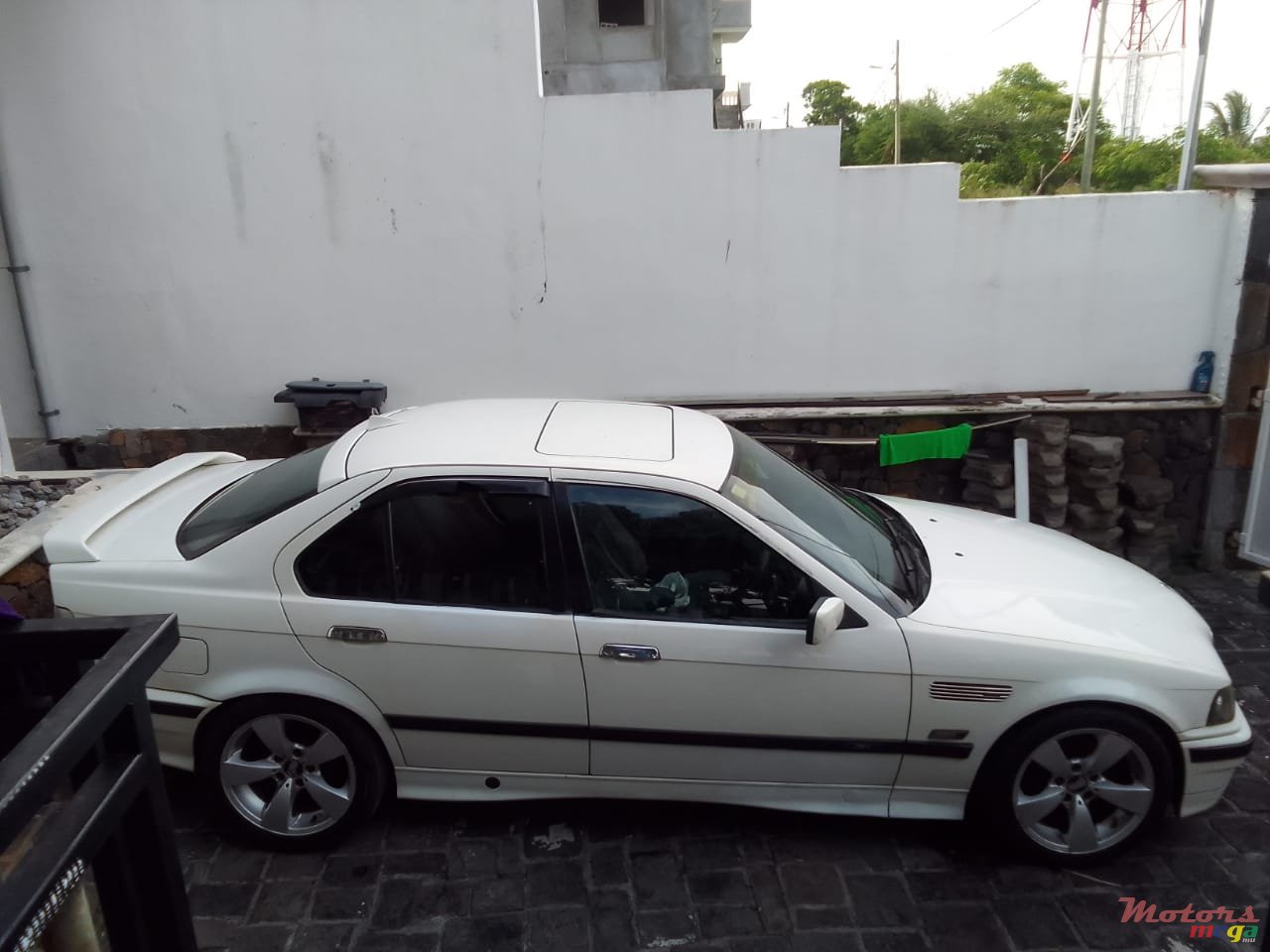 1993' BMW 318 photo #4