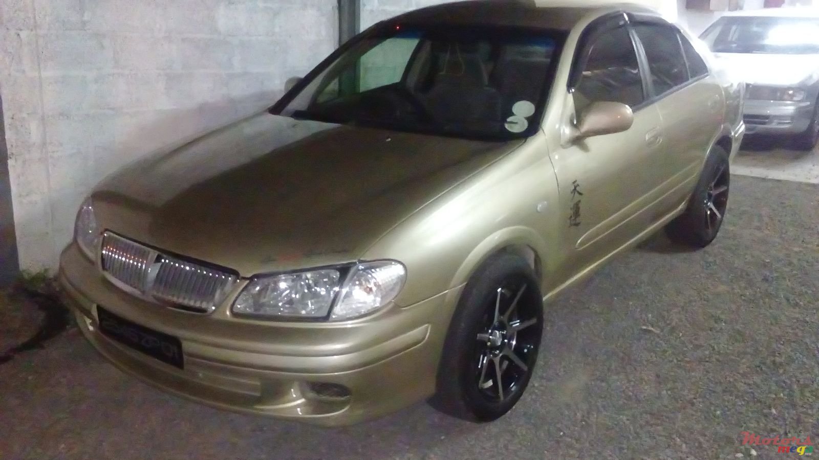 2001' Nissan Sunny photo #1