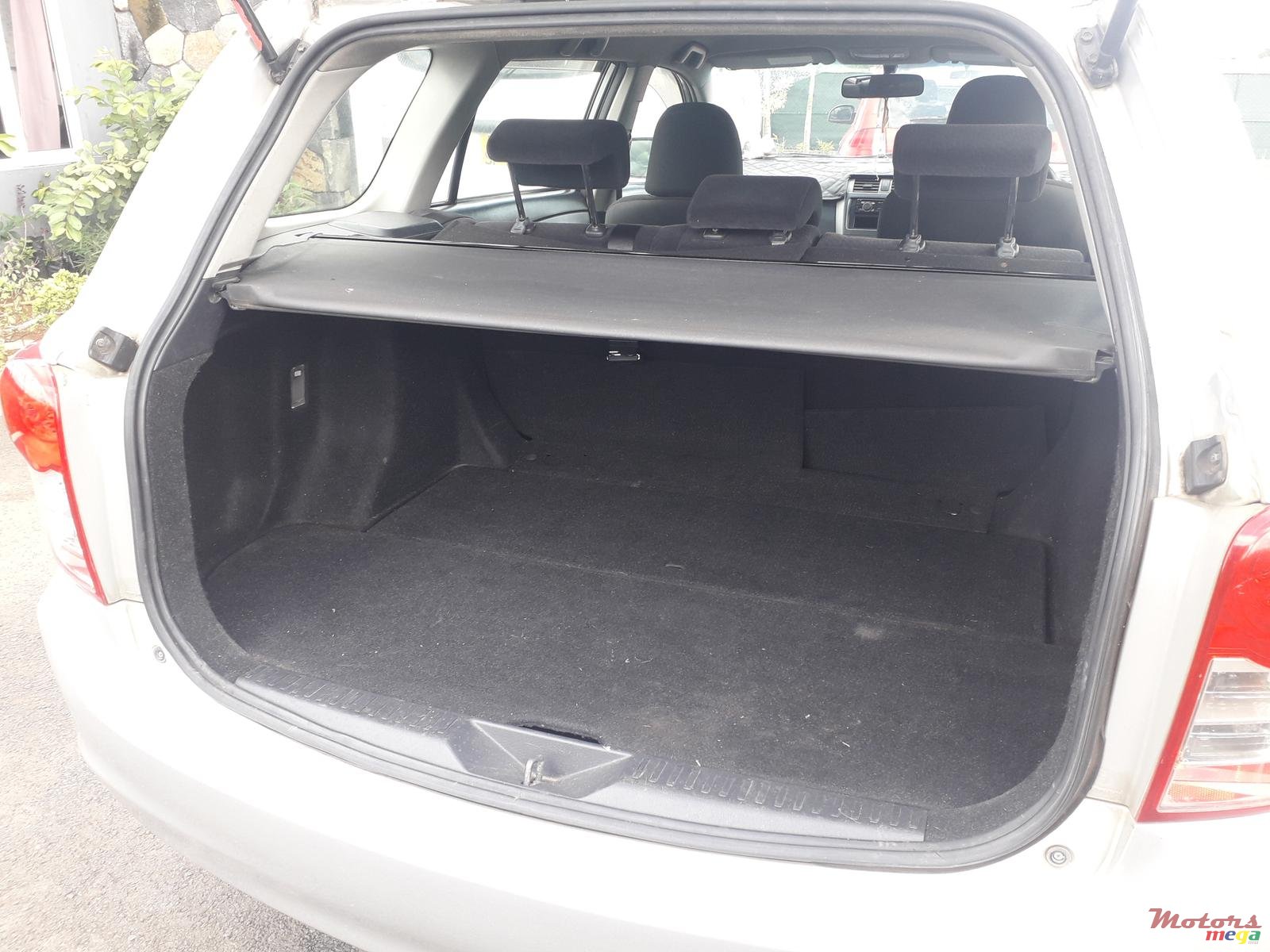 2010' Toyota Fielder Automatic photo #3