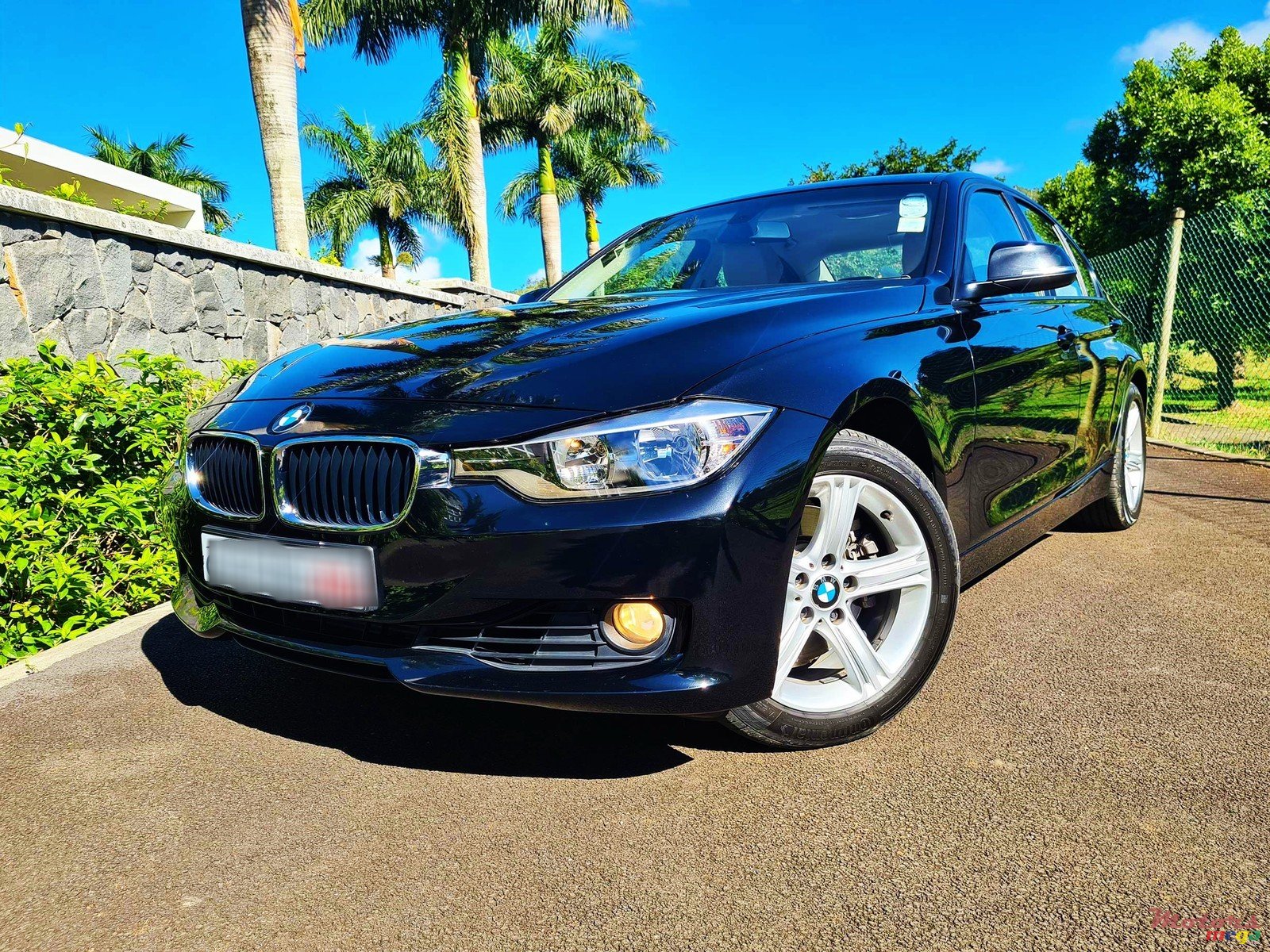 2012' BMW 328 i photo #1