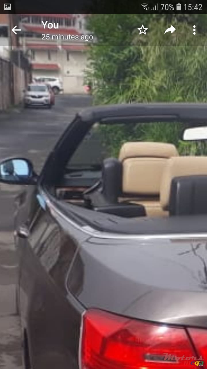 2010' BMW 3 Series Convertible photo #1