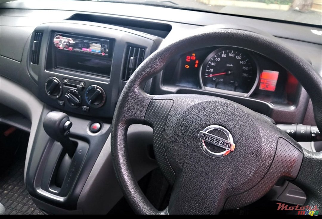 2013' Nissan 200 photo #5