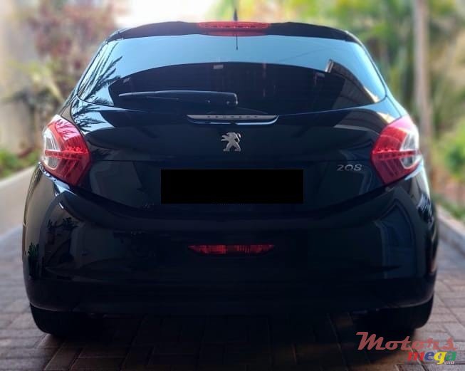 2013' Peugeot 208 photo #3