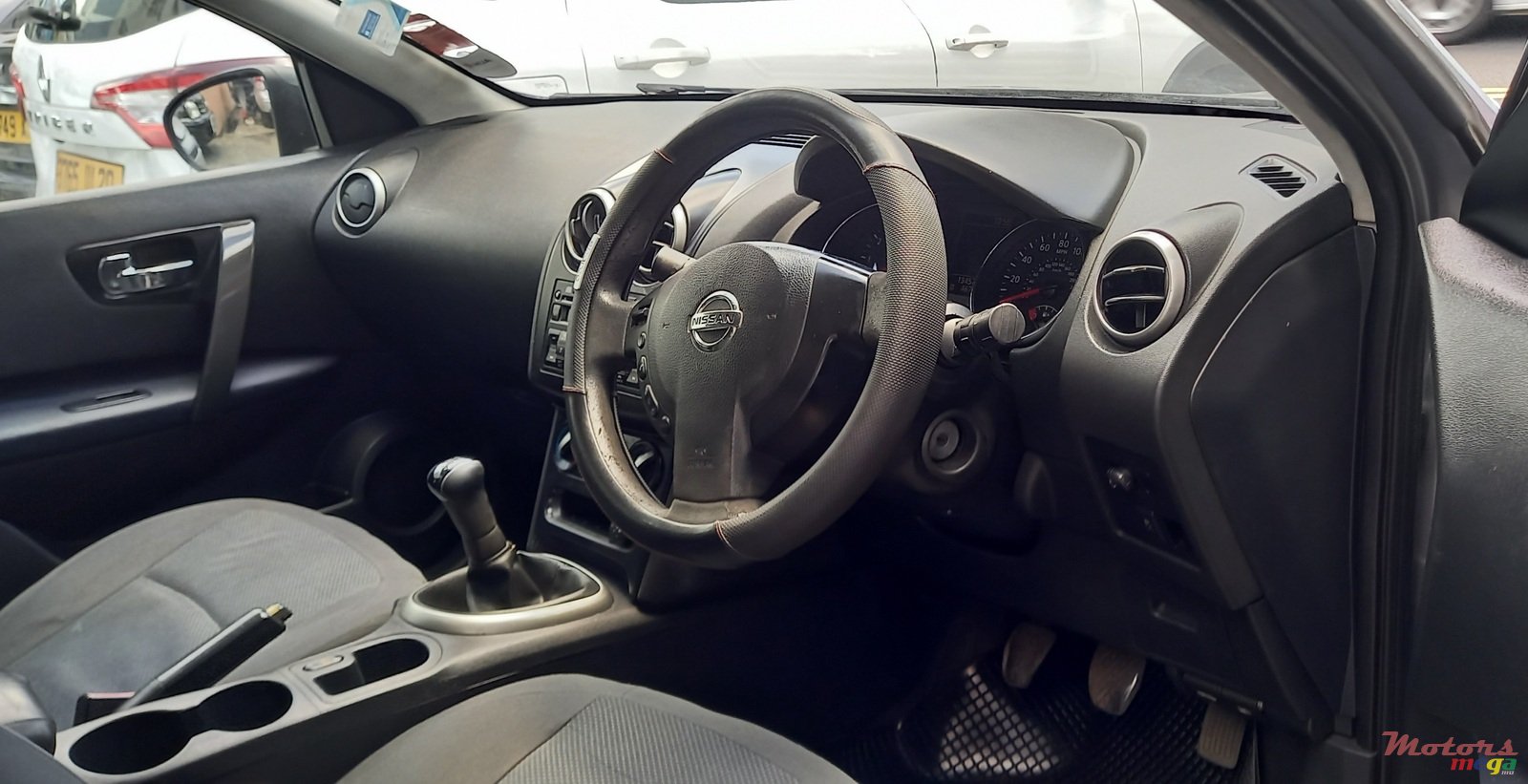 2010' Nissan Qashqai+2 photo #5