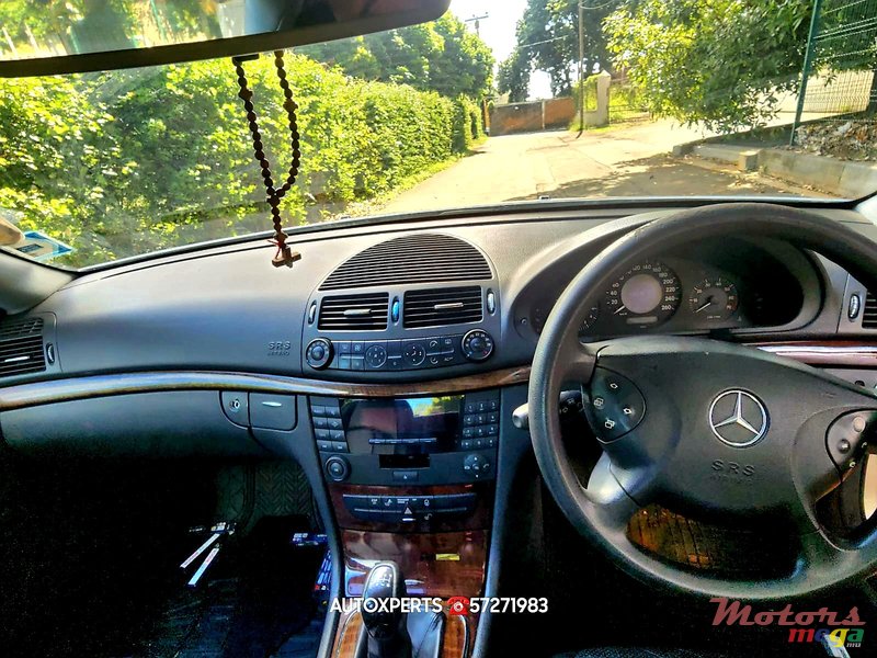 2003' Mercedes-Benz E 200 photo #6