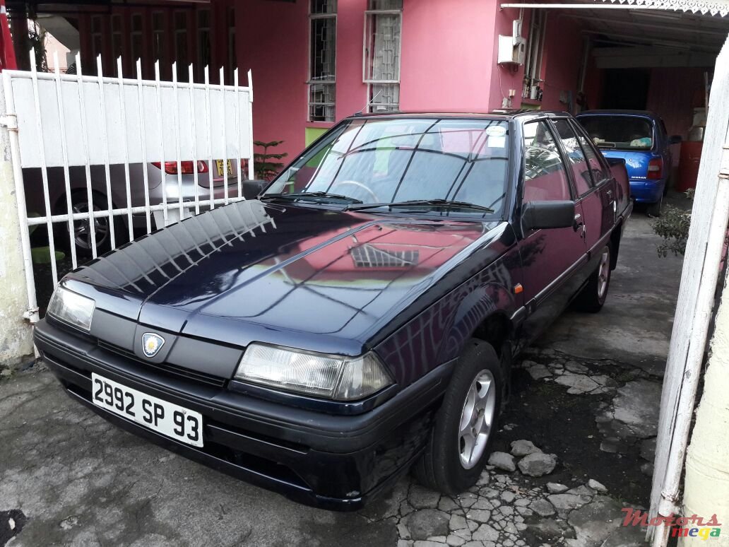 1993' Proton Saga photo #1