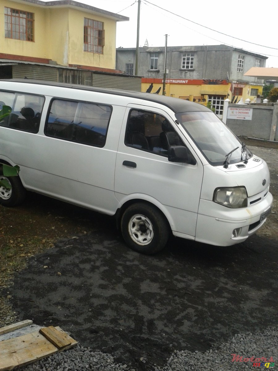 2005' Kia Pregio photo #3